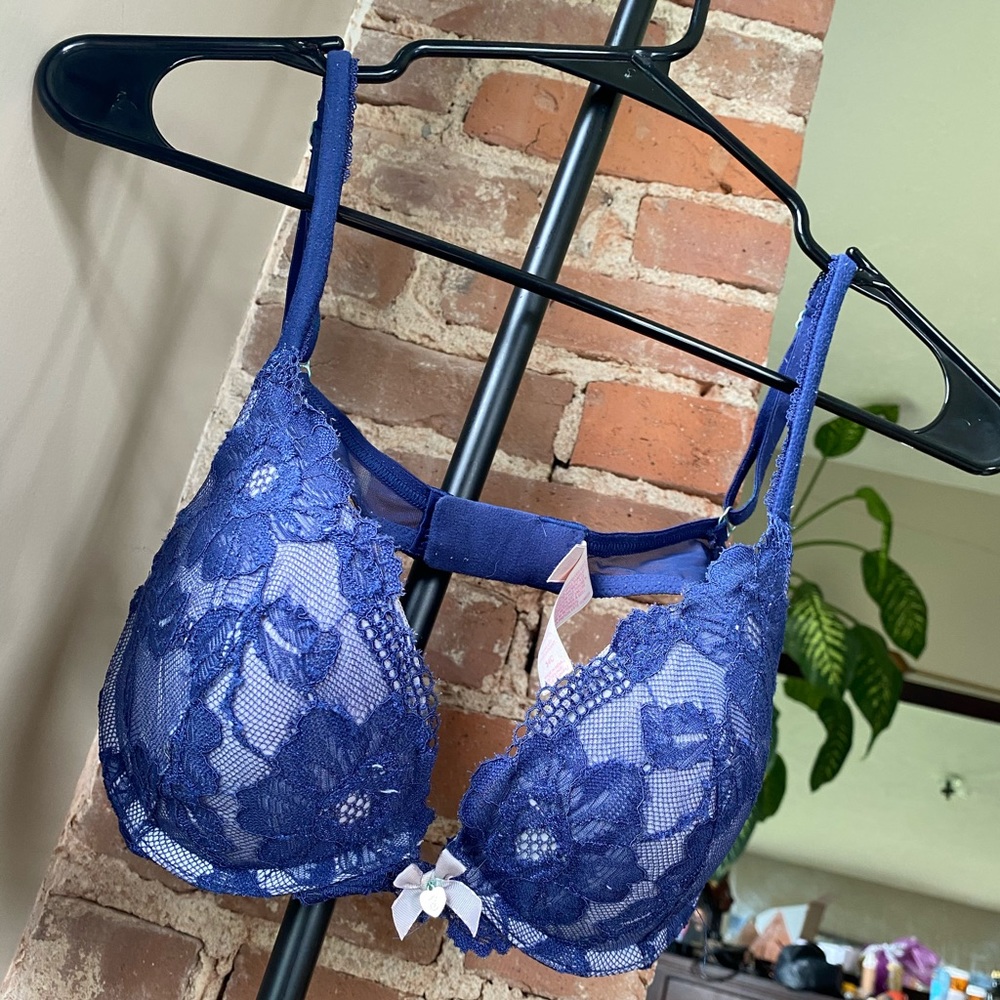 Victoria’s Secret 34C Body by Victoria Push-up Bra